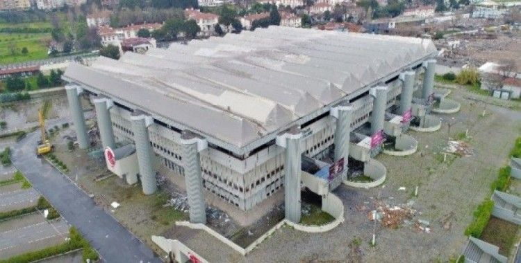 Abdi İpekçi Spor Salonu'nun yıkımına başlandı 