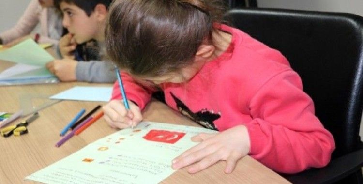 Öğrencilerden Afrin'deki askerlere moral mektubu 