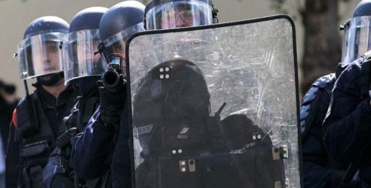 Fransız polisi gösteri yapmak isteyen Pyd/Pkk yandaşlarına izin vermedi