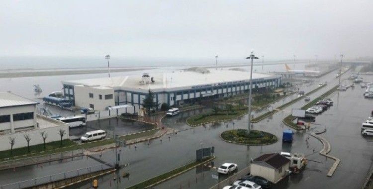 Trabzon'da sis hava ulaşımını olumsuz etkiledi 