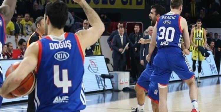Anadolu Efes Türkiye Kupası'nda yarı finalde