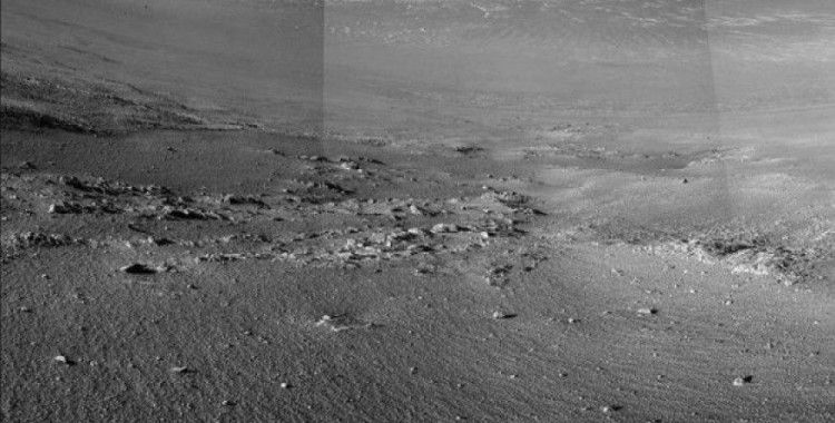 Opportunity Mars yüzeyinde taş şeritler keşfetti