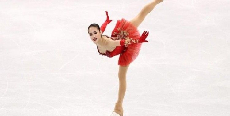 Artistik buz pateni kadınlar serbestte altın madalya Zagitova'nın