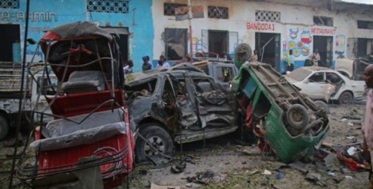 Somali'de iki ayrı bomba yüklü araçla saldırı, 21 ölü