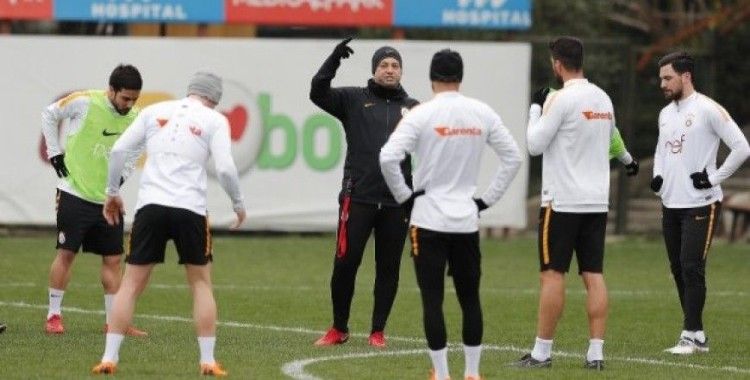 Galatasaray Akhisarspor mesaisine başladı
