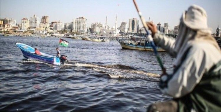 İsrail, Filistinli 2 balıkçıyı gözaltına aldı