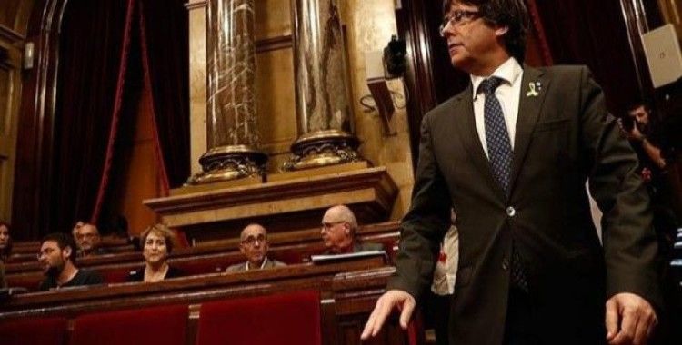 Ayrılıkçı Katalanlar tek taraflı bağımsızlık ilanını teyid edemedi