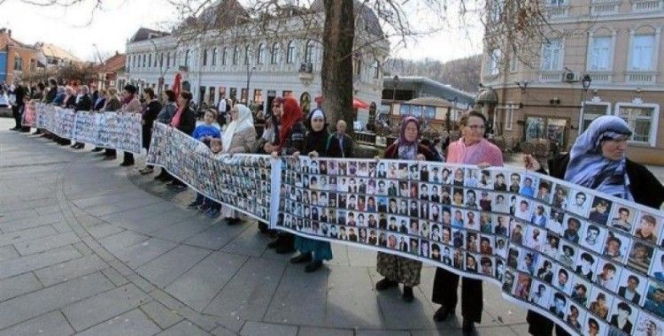 Srebrenitsalı annelerden Dodik'e verilen plakete tepki