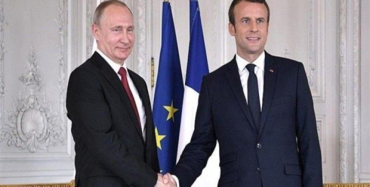 ​Macron, başkanlığa yeniden seçilen Putin'i tebrik etti