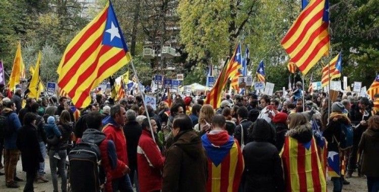 İspanya'da ayrılıkçı Katalanların tutuklanmasına tepki