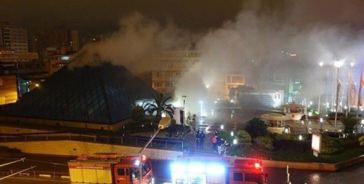 Bursa'da alışveriş merkezinde yangın