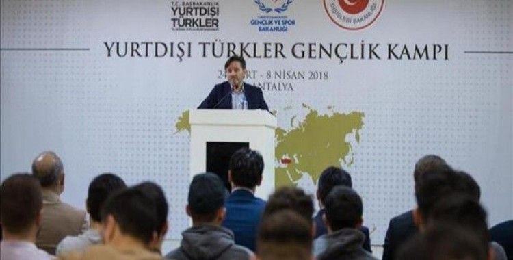 Yurt dışında yaşayan Türk gençlerin kampı devam ediyor