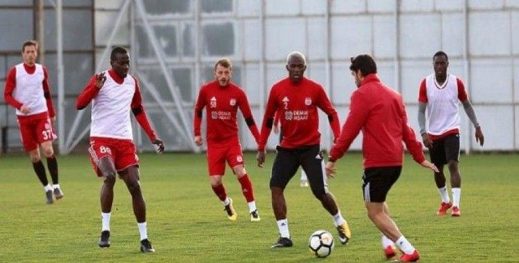 Sivasspor Avrupa aşkına sahaya çıkıyor