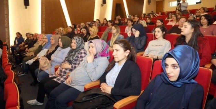 Talas'ta anne adaylarına hamilelik kursu