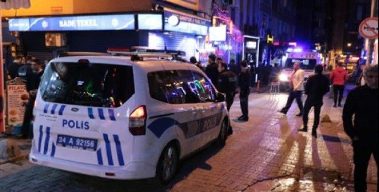 Kadıköy barlar sokağında silahlı kavga, 2 yaralı