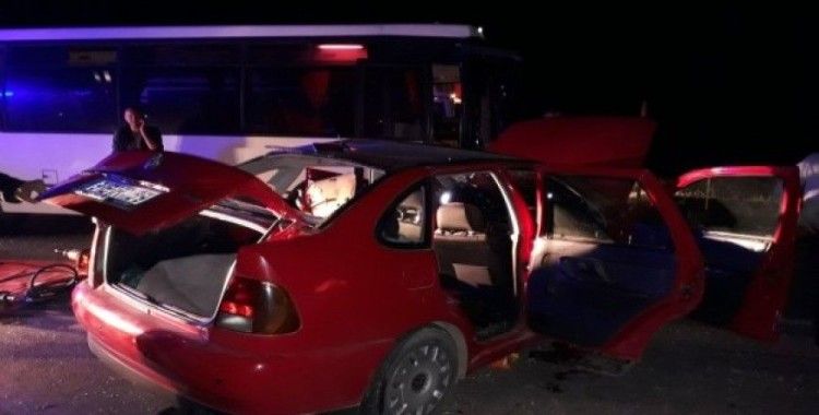 Denizli'de trafik kazası, 3 ölü, 9 yaralı