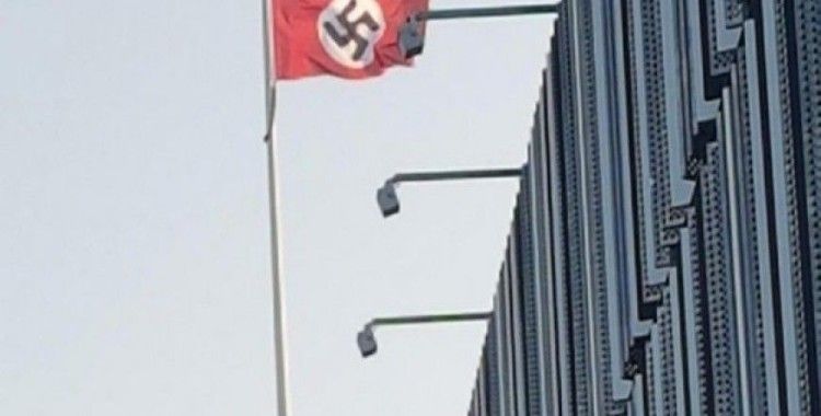 Hitlerin doğum gününde İsveç'te Nazi bayrağı dalgalandı