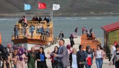 Bin 700 rakımda tekne turu