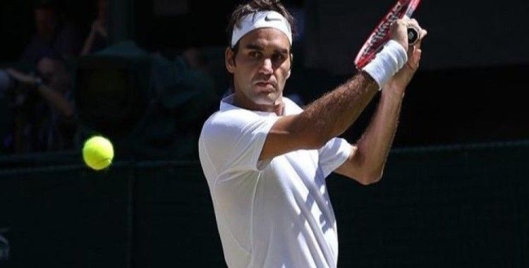 ​Federer kortlara dönüyor