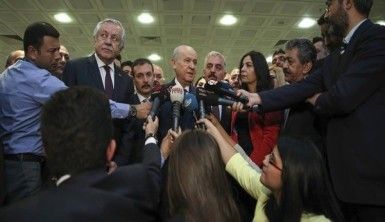 Bahçeli'den '100 bin imza' için Fetö uyarısı