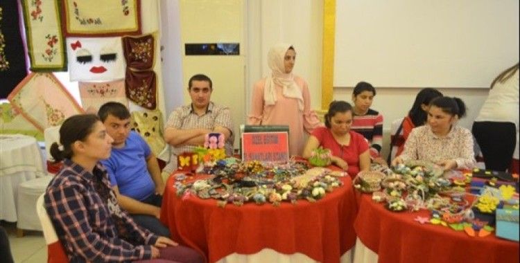 Kırıkhan Halk Eğitim Merkezi yıl sonu sergisi açıldı