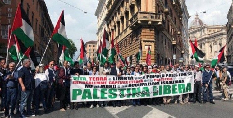 İtalya'da Nekbe protesto edildi