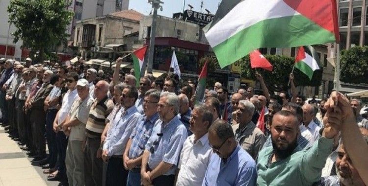 Şehit Filistinliler için sela okundu gıyabi cenaze namazı kılındı