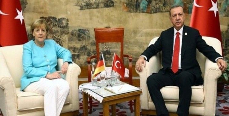 Erdoğan, Merkel ile Filistin'i görüştü