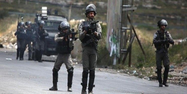 İsrail askerlerinden Batı Şeria'daki gösteriye müdahale