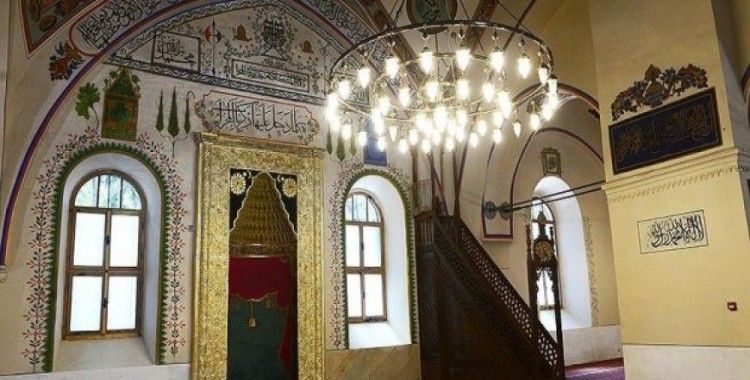 600 yıllık Uşak Ulu Cami ayağa kaldırıldı