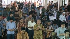 Endonezya'da ramazan ayının ilk cuma namazı kılındı