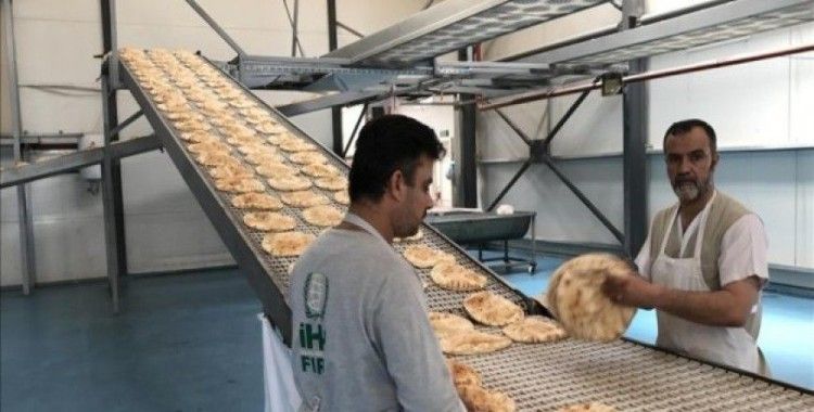 Suriyelilere günde 750 bin ekmek
