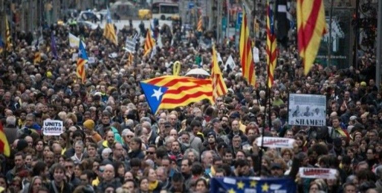 Katalonya'da çözümsüzlük devam ediyor