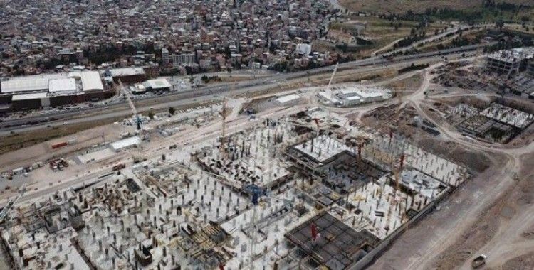 İzmir'in en büyük hastanesinin açılışı bir yıl erkene alındı