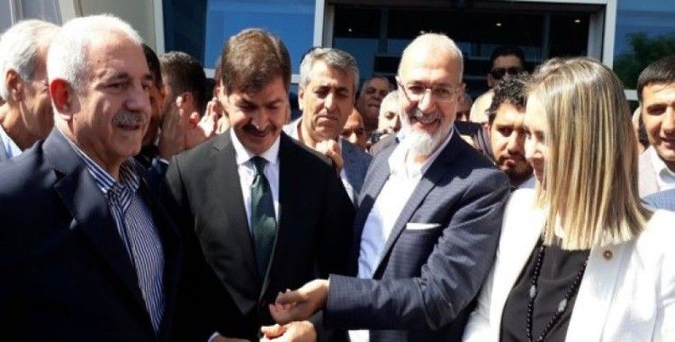 AK Parti Mardin adaylarına davul ve zurnalı karşılama 
