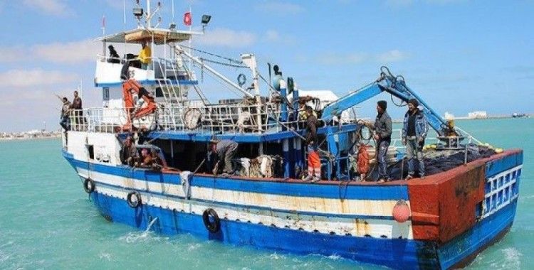 Atlas Okyanusu'nda mahsur kalan göçmenler kurtarıldı