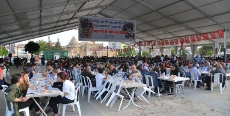 Belediye'den 2 bin kişiye aynı anda iftar