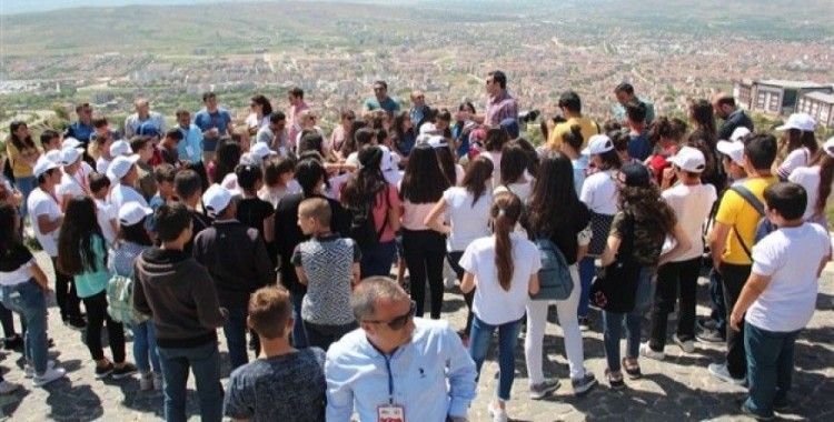 İzmir'den gelen 100 öğrenci Elazığ'da ağırlandı