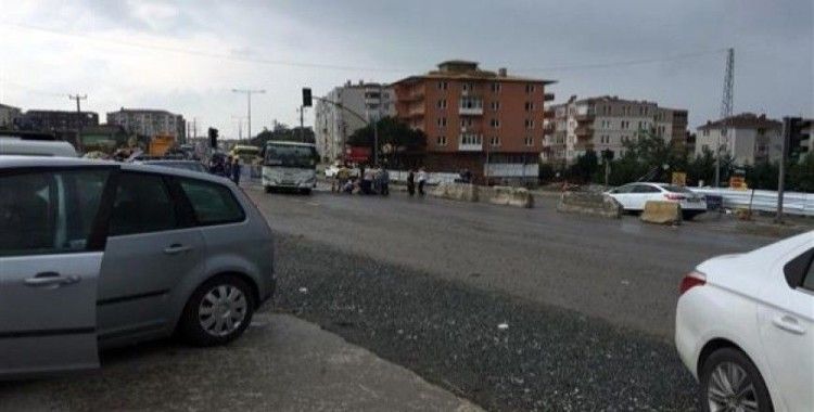 Kocaeli'de otomobilin çarptığı kadın ağır yaralandı