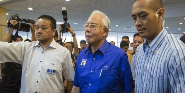 Eski Malezya Başbakanını aklayan başsavcı görevden alındı