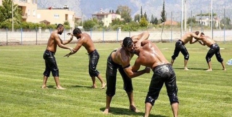 Aksulu güreşçiler Kırkpınar'a hazırlanıyor