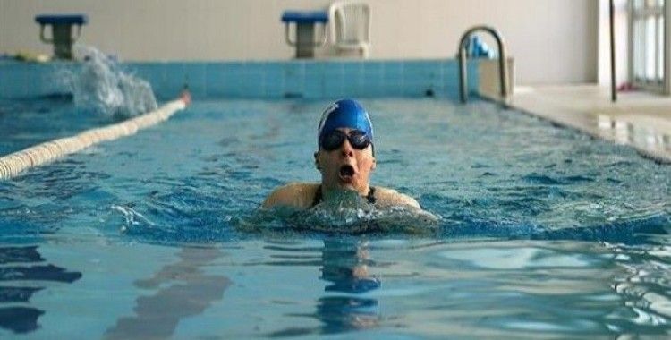 Milli yüzücü Özge Üstün, Avrupa Paralimpik Yüzme Şampiyonası'nda yarışacak