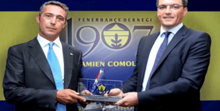 Fenerbahçe, Damien Comolli'yle sözleşme imzaladı