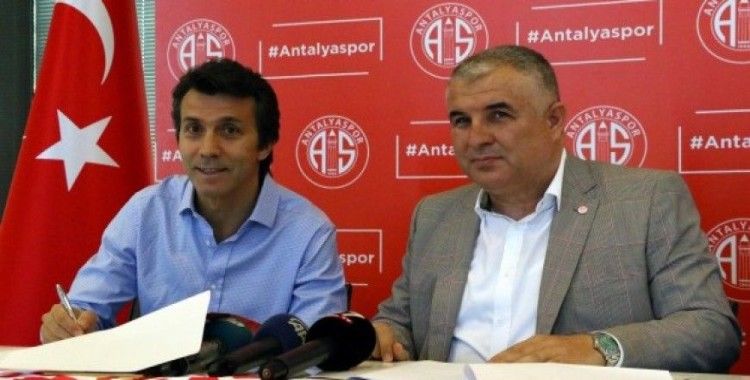Bülent Korkmaz, Antalyaspor ile 1+1 yıllık sözleşme imzaladı