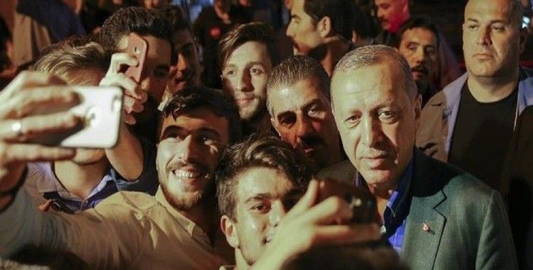 Cumhurbaşkanı Erdoğan'ı memleketinden hemşehrileri uğurladı