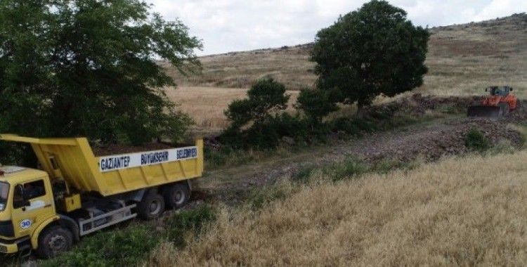 Gaziantep'te 18 köyden 240 kilometre arazi yolu açıldı