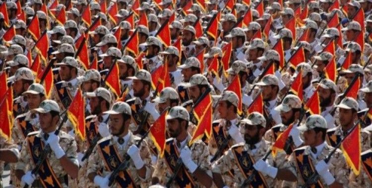 İran Devrim Muhafızlarından Ruhani yönetimine eleştiri