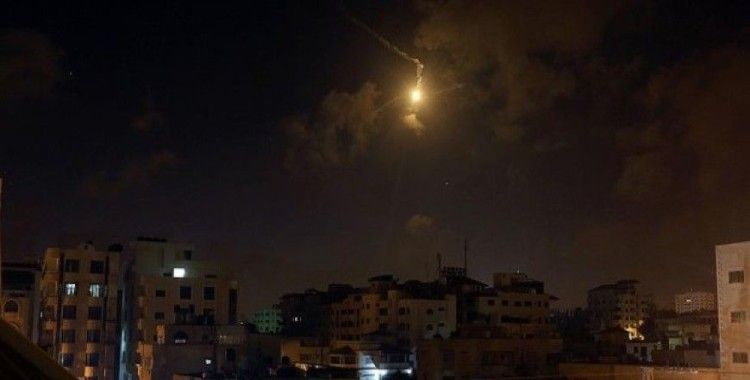 İsrail Gazze'de Hamas'a ait 25 hedefi vurdu