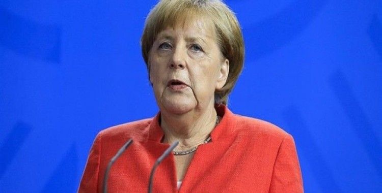 Merkel'den İran'ın saldırgan eğilimlerine karşı tedbir çağrısı