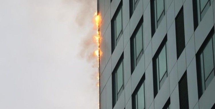 Sarıyer'de 32 katlı binanın dış cephesinde yangın